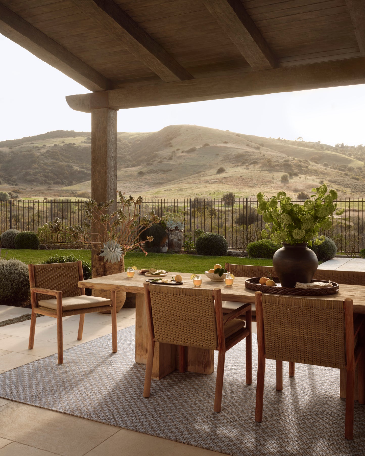 Amber Lewis Topanga 02 Natural / Silver - Chapin Furniture