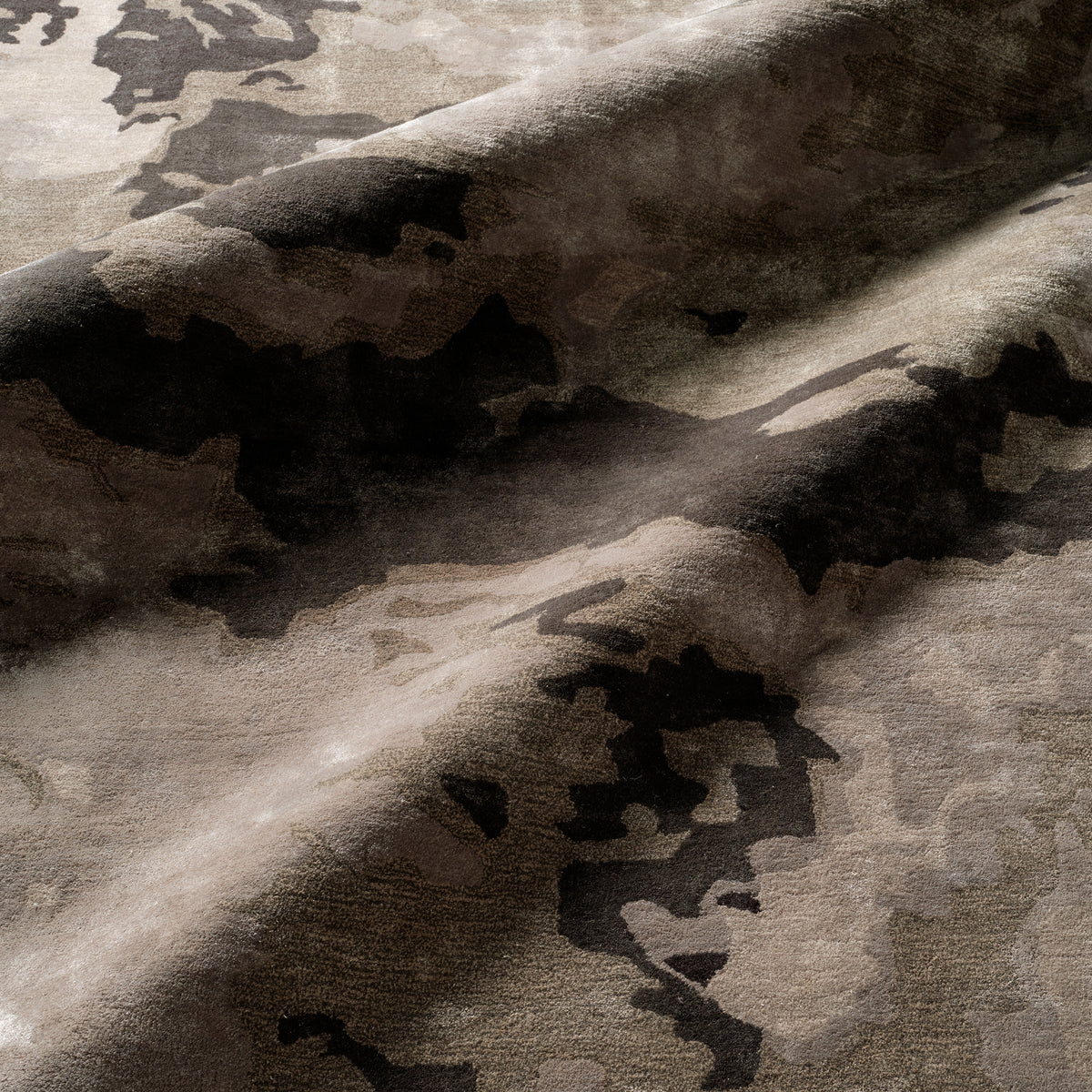 Transcend Glacier TRD01 Gray/Silver Rug - Chapin Furniture