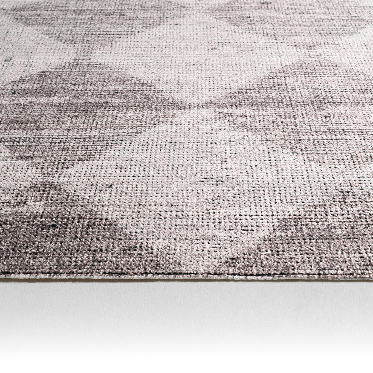 House Sprucing Tesorino Gioia TRN04 White Indoor/Outdoor Rug - Chapin Furniture