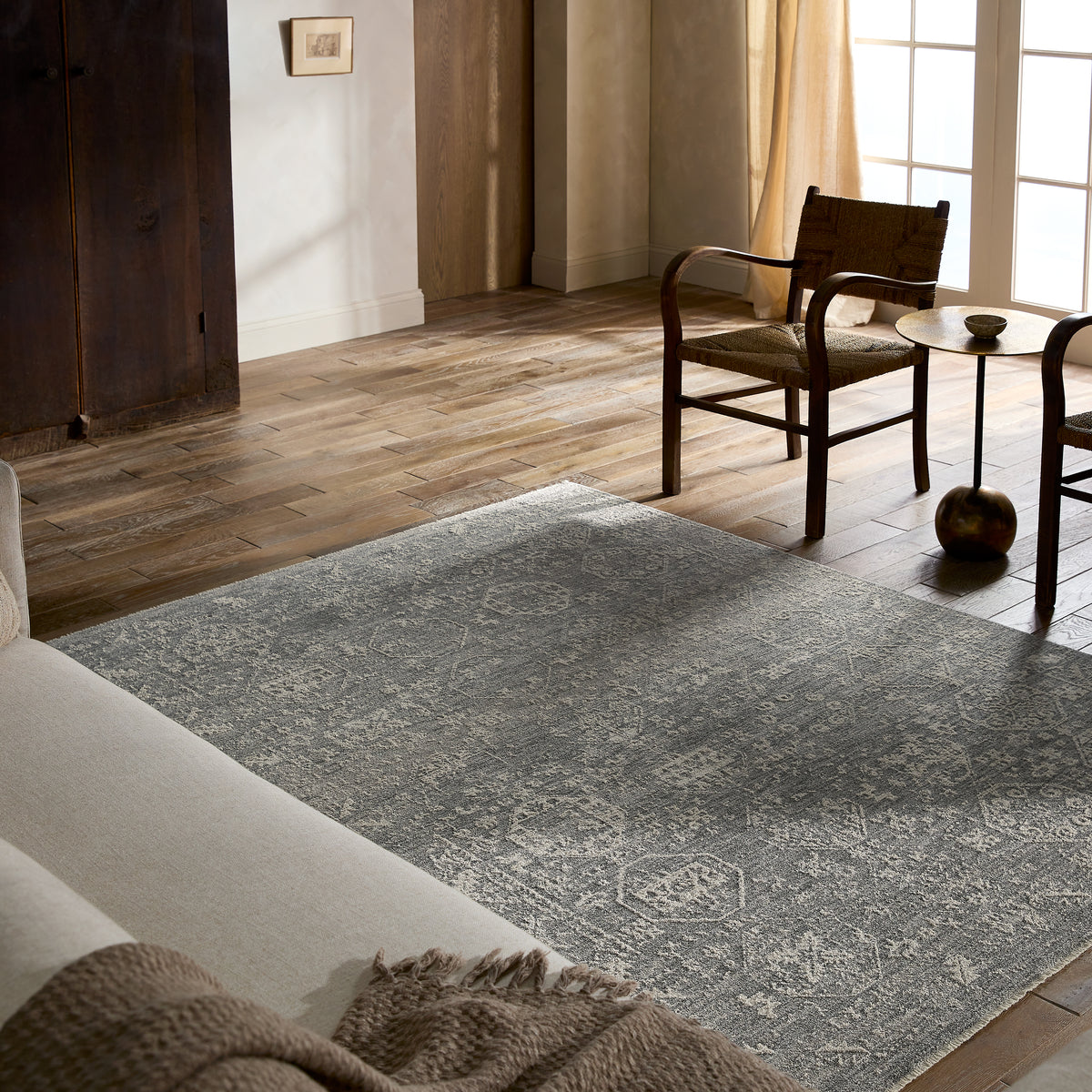 Vekhea Faiza VEK03 Gray Rug - Chapin Furniture