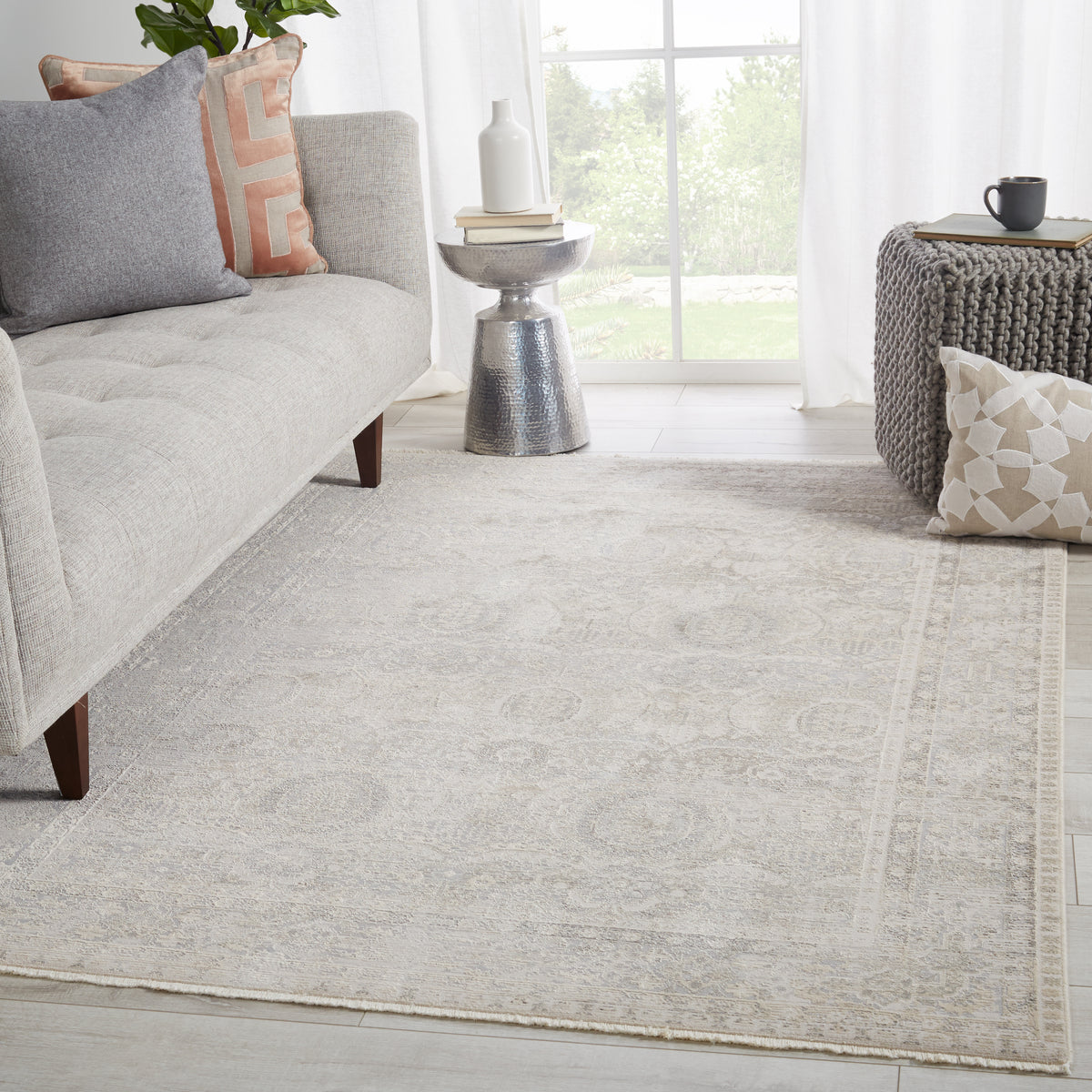 Vienne Michon VNE07 Gray/Cream Rug - Chapin Furniture