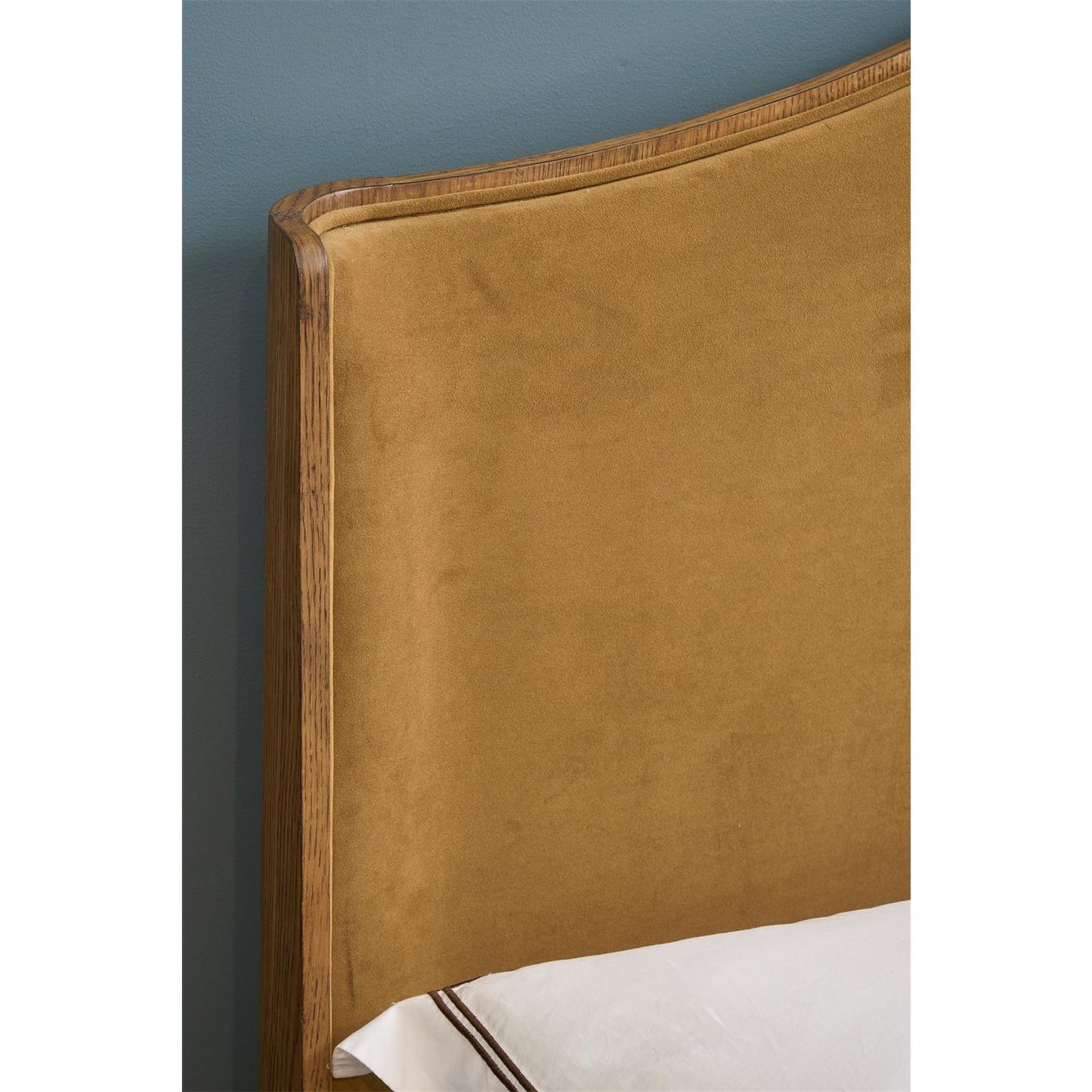 Halbrooke King Upholstered Bed - Chapin Furniture