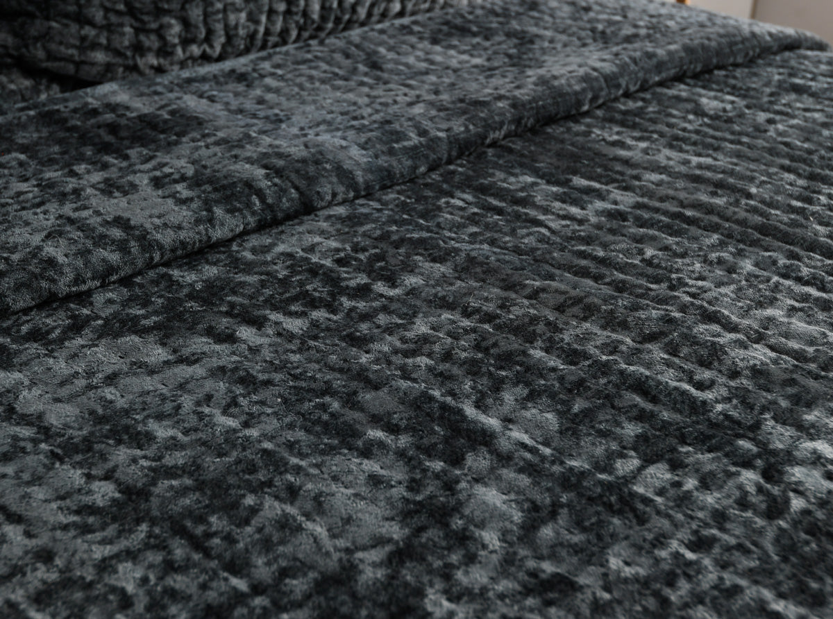 Bari Velvet Bay Green Quilt - Chapin Furniture