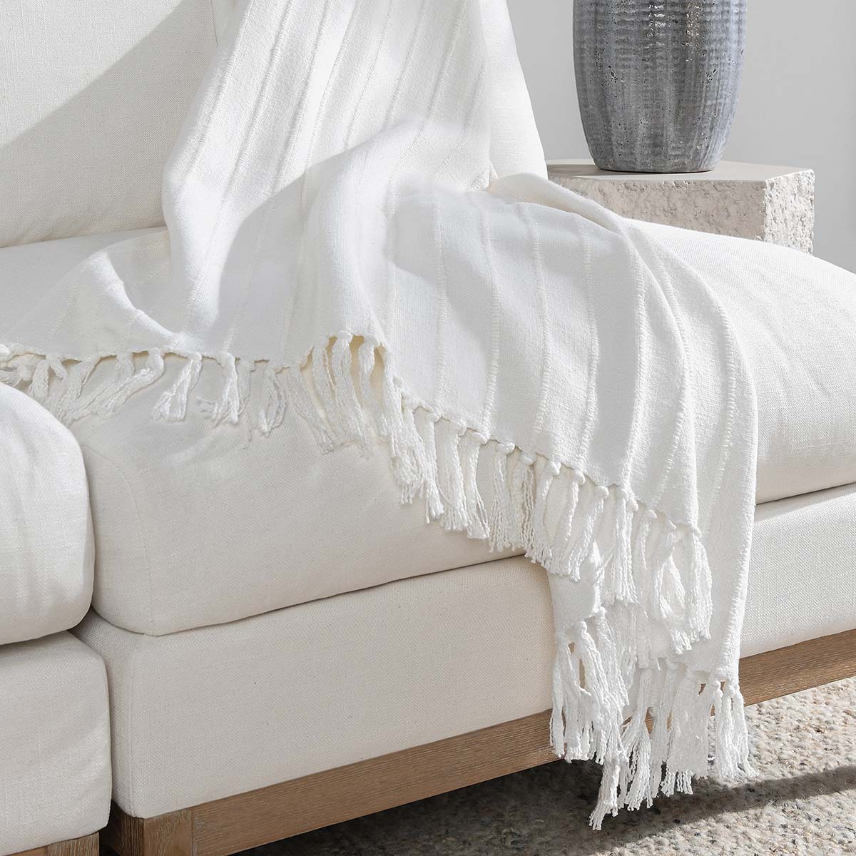 TC Hunter White Throw - Chapin Furniture