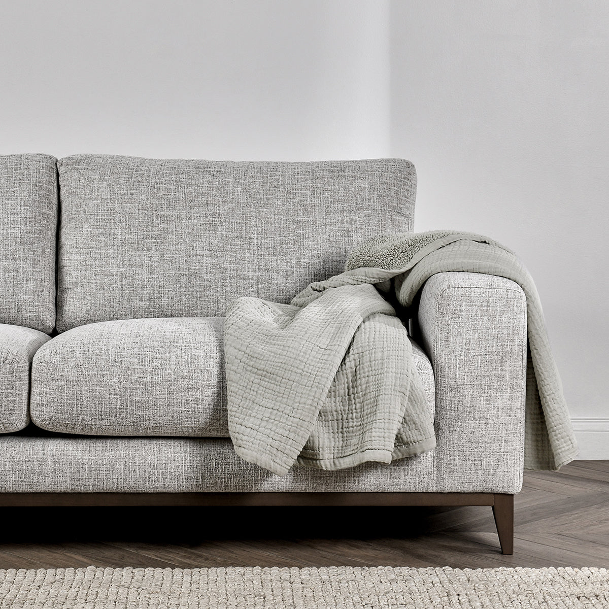 TC Cardiff Gray Throw - Chapin Furniture
