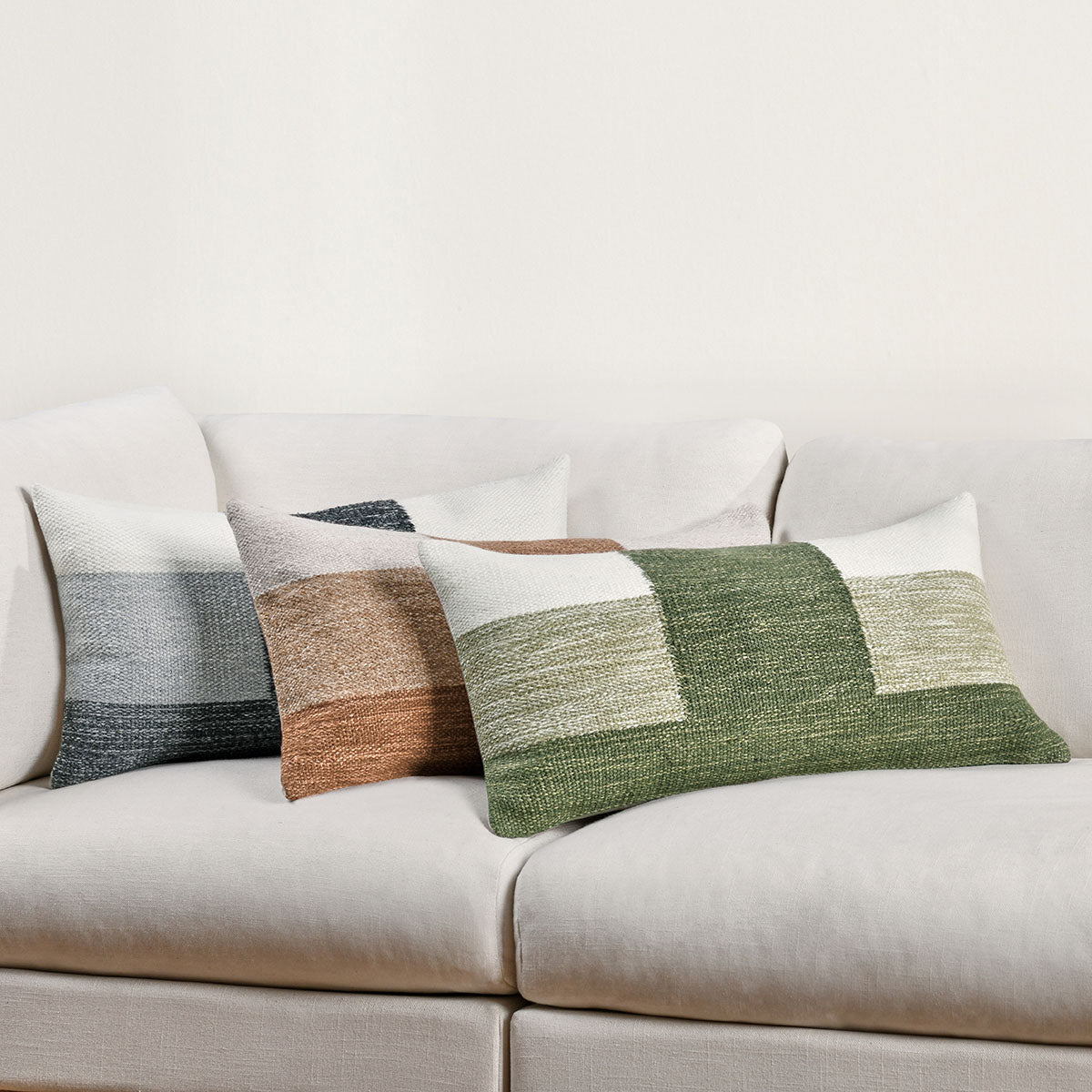 VC Kass Charcoal/Ivory Pillow - Set of 2 - Chapin Furniture