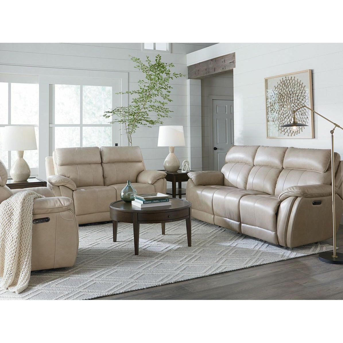 Bassett Club Level Levitate Loveseat - Thumbnail 4