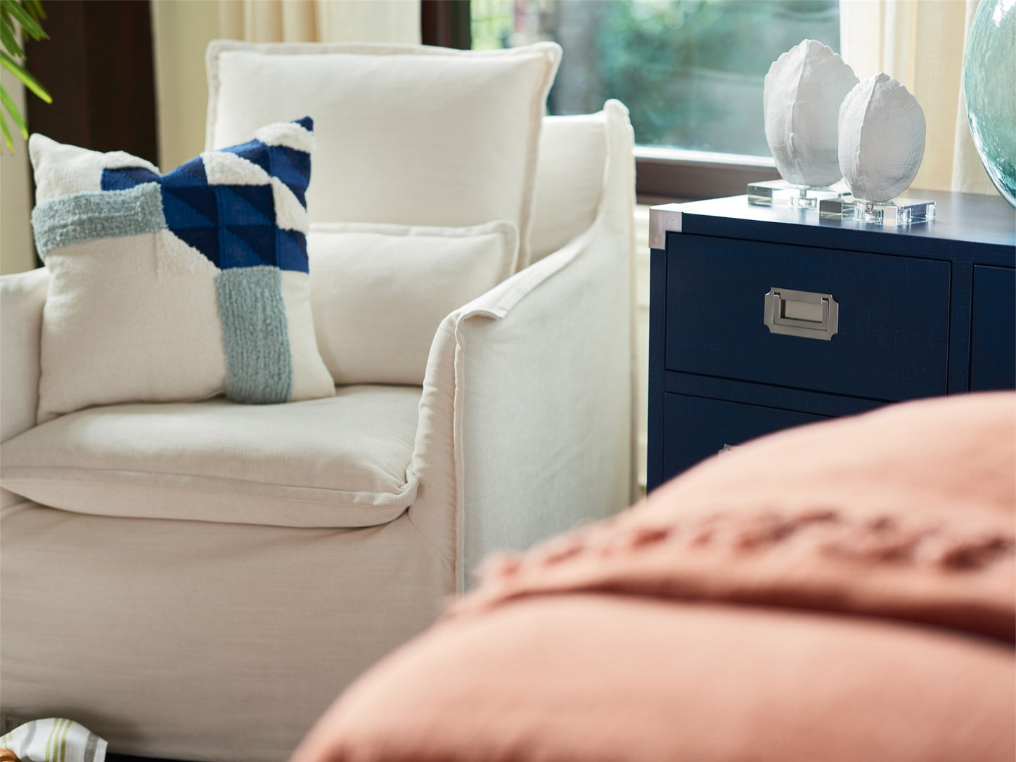 Escape Coastal Living Siesta Key Swivel Chair - Chapin Furniture