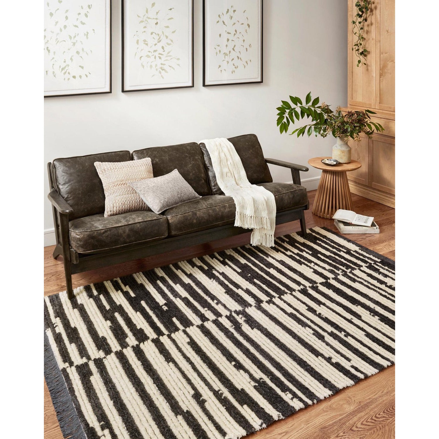 Chris Loves Julia Alice Cream/Charcoal Rug - Chapin Furniture