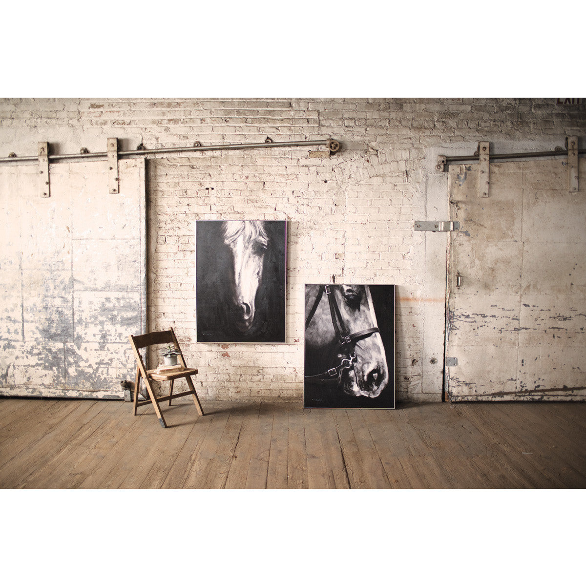 Oil Painting \ Black and White Front View Horse with Silver Frame - Chapin Furniture