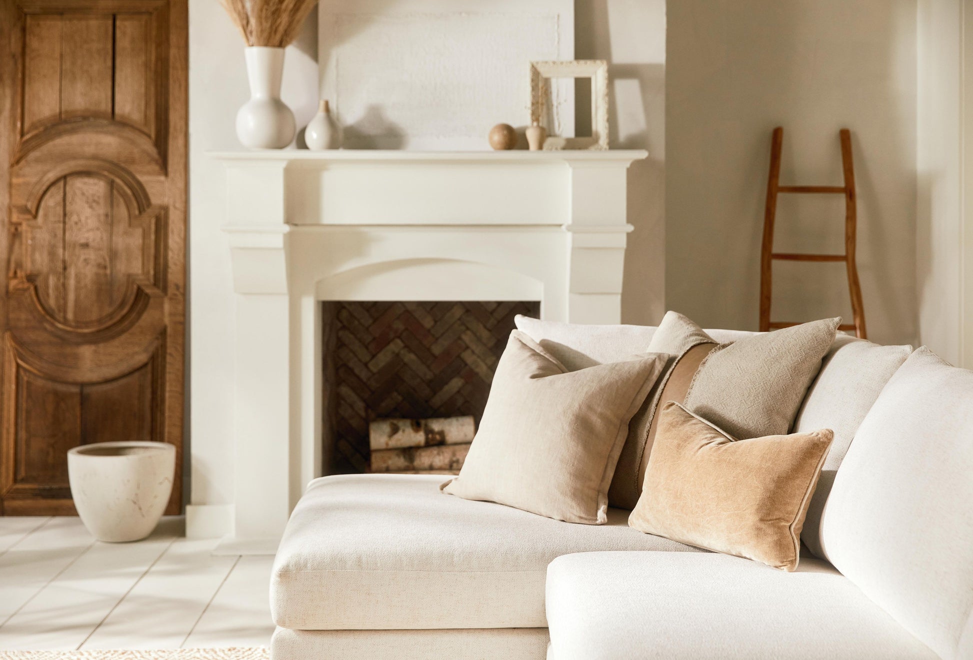 Beckham Small Chaise Sectional - Chapin Furniture