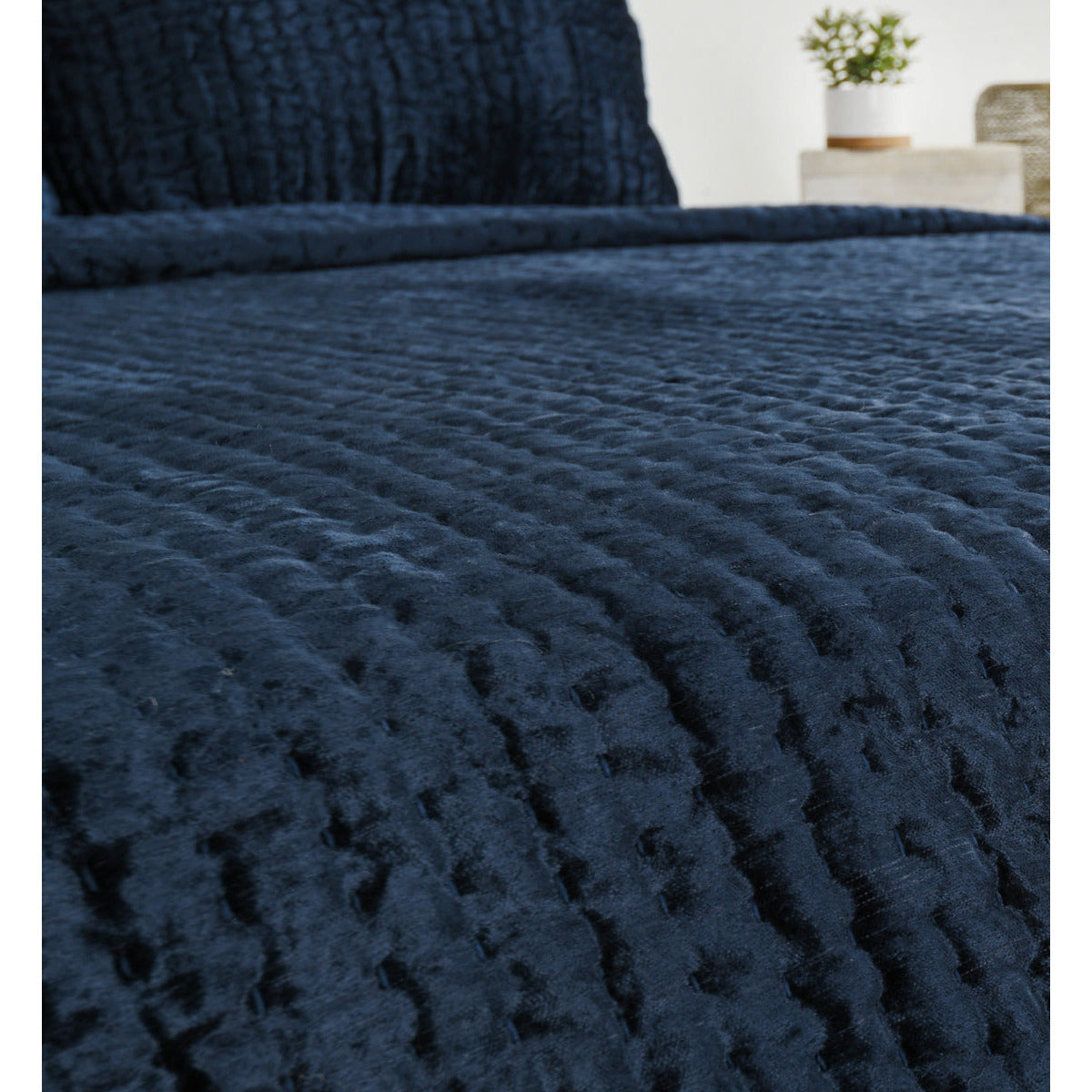 Bari Velvet Ocean Blue Quilt Set - Chapin Furniture
